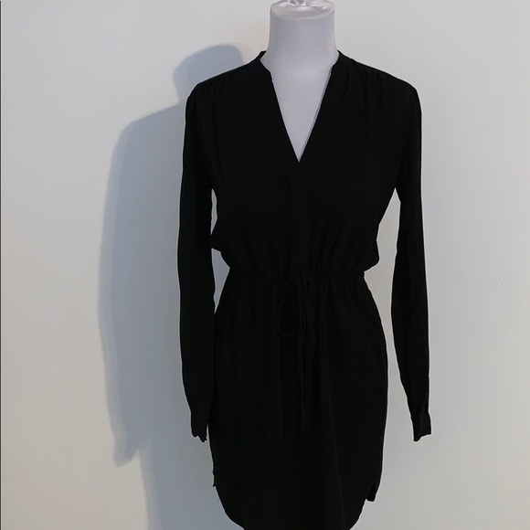 GAP Dresses & Skirts - GAP Black Long Sleeve Drawstring Dress